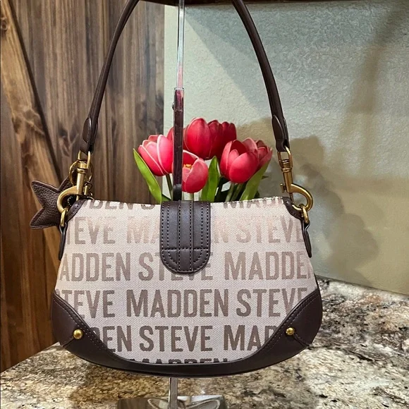 Steve Madden NWOT Beige and Brown Logo Shoulder Bag - Picture 5 of 9